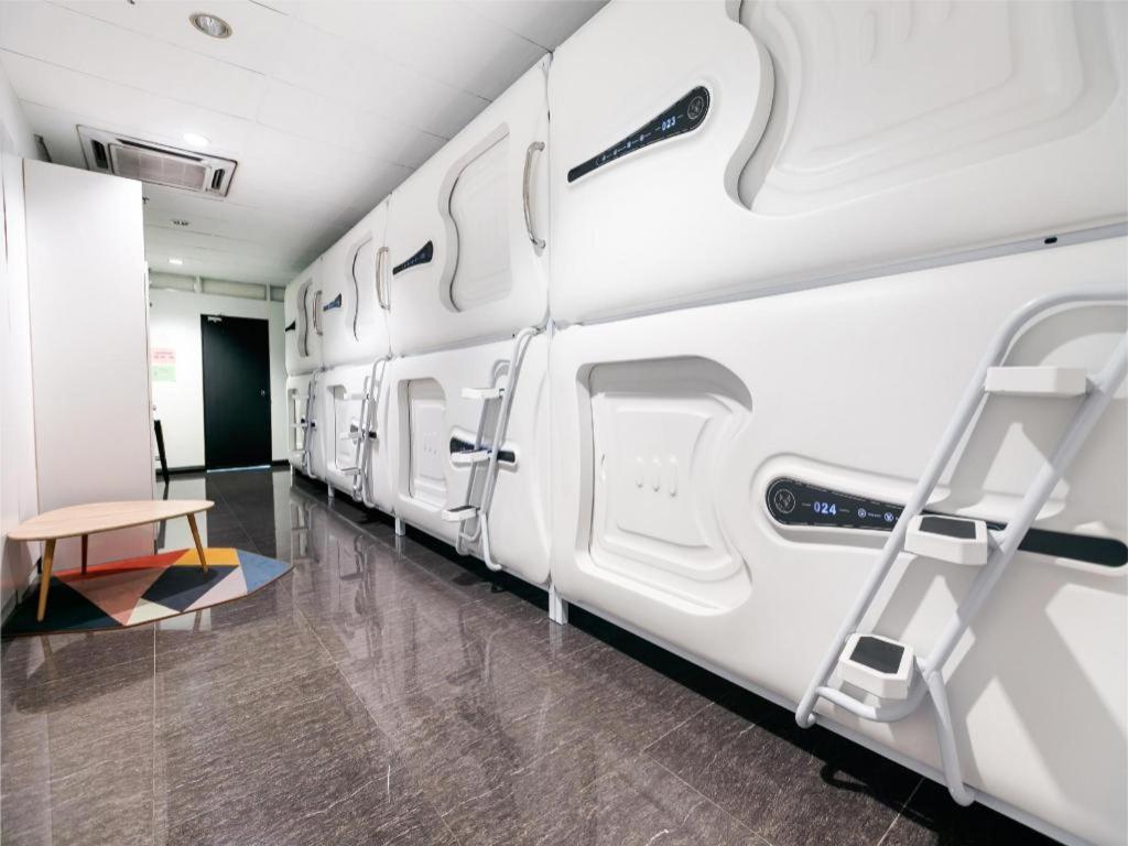 Spot On 89726 Capsule Inn Kota Kinabalu Zewnętrze zdjęcie