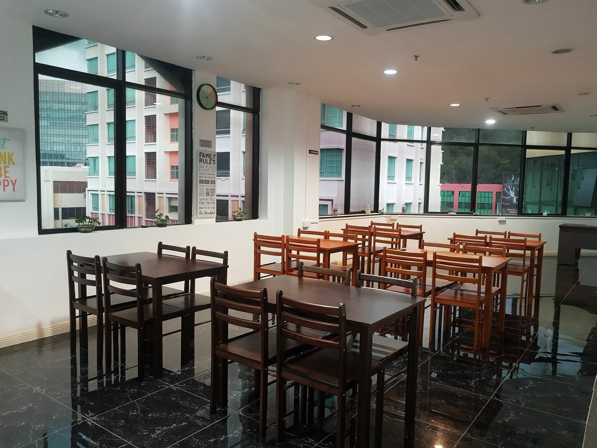 Spot On 89726 Capsule Inn Kota Kinabalu Zewnętrze zdjęcie